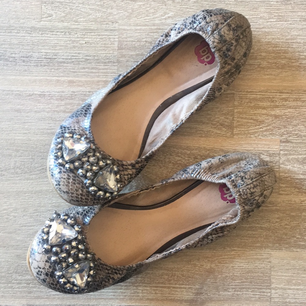 {bp} Snakeskin Flats with Toe Jewel